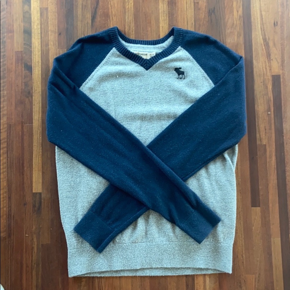 Abercrombie kids light sweater shirt